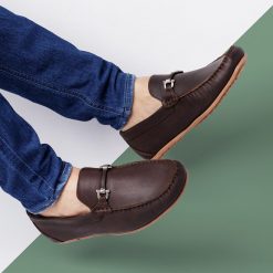mocasines-hendz-en-cuero-marron-herraje