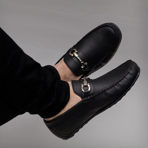 mocasines-en-cuero-negro-hendz-elegantes