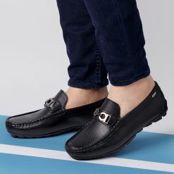 mocasines-elegantes-en-cuero-negro-hendz